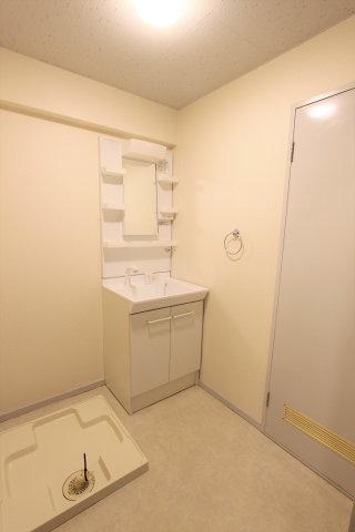 洗面設備　参考写真です。現況優先。