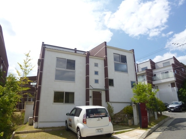 建物外観　駐車場ついてます