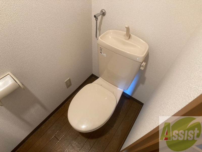 トイレ　こちらはトイレです。清潔感があり、安心して使用できます。