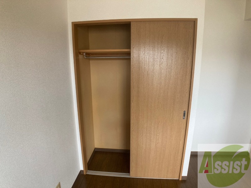 収納　寝室の収納です。部屋がすっきり片付きます。