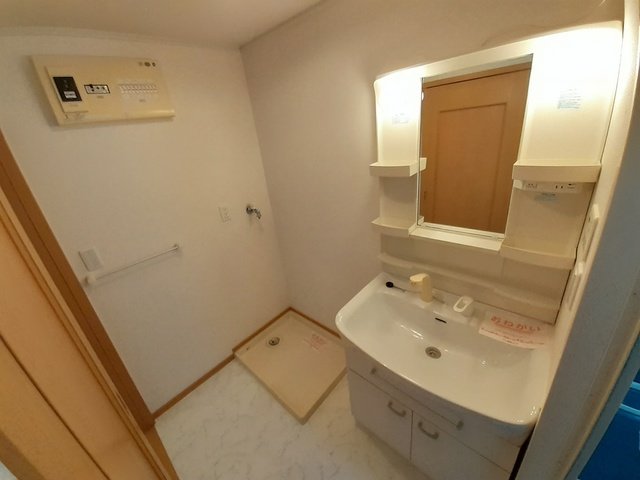 洗面設備　コンパクトで使いやすい洗面所