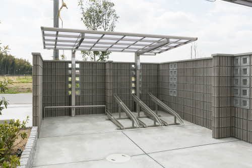 建物外観　駐輪場