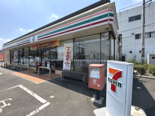 コンビニ　セブンイレブン本庄栄1丁目店（コンビニ）まで869m