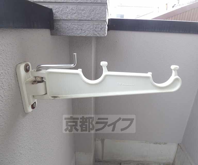 その他部屋・スペース　物干し竿置きです。