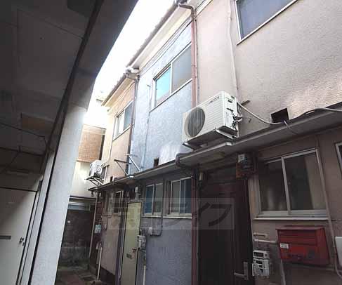 建物外観　レトロな外観です
