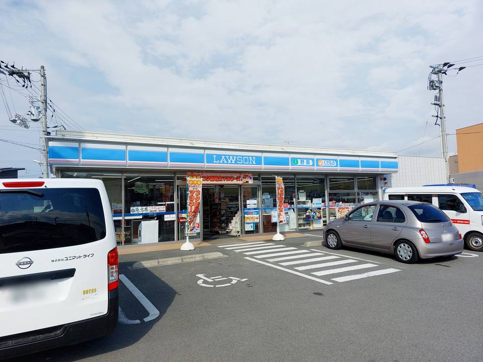 コンビニ　ローソン伊予尾崎天神店（コンビニ）まで139m