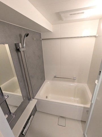 バス・シャワールーム　追焚オートバス、浴室換気乾燥機、24時間換気システム