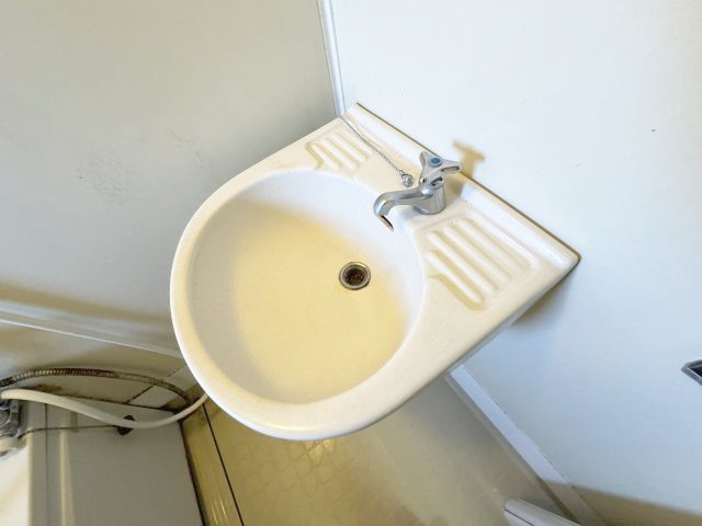 洗面設備　洗面ボウル付※クリーニング前の写真です