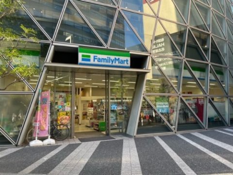 その他　ファミリーマートスパイラルタワーズ店（その他）まで213m