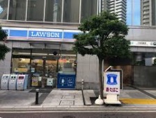 コンビニ　ローソン 白金高輪駅前店（コンビニ）まで235m