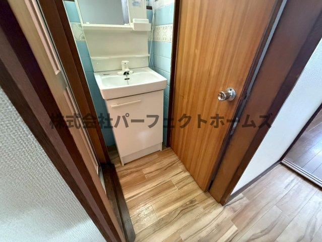 洗面設備　コンパクトで使いやすい洗面所