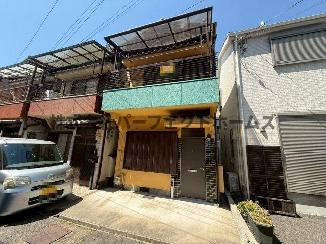 駐車場　駐車場があるので、車を買う予定の方も安心です