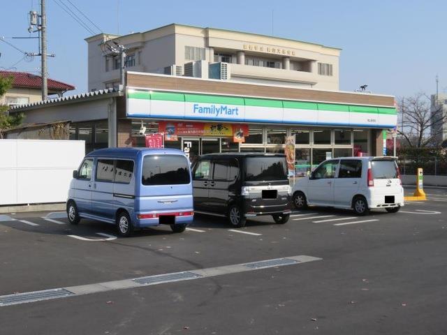 コンビニ　ファミリーマート　築港店（コンビニ）まで141m