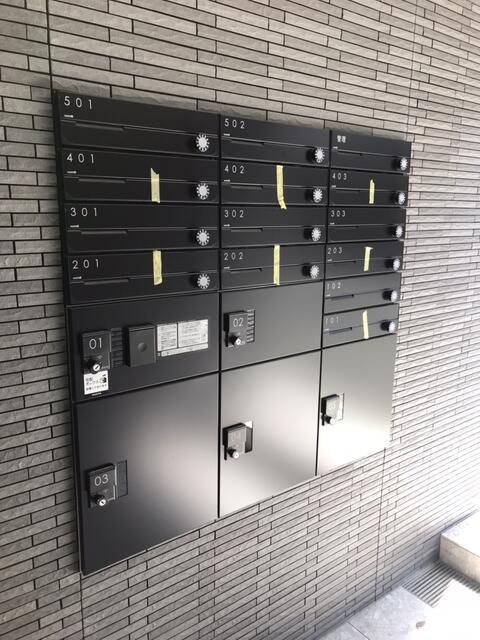 ロビー　■駐輪場