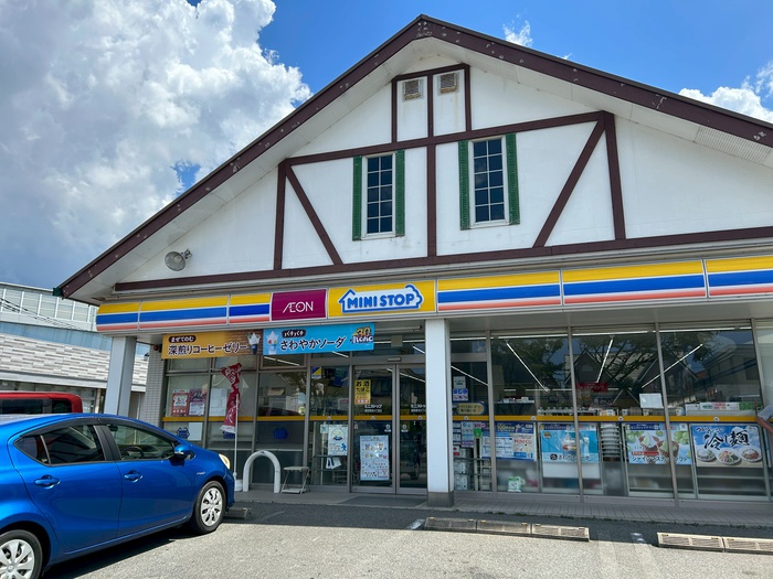 コンビニ　ミニストップ福岡愛宕4丁目店（コンビニ）まで244m