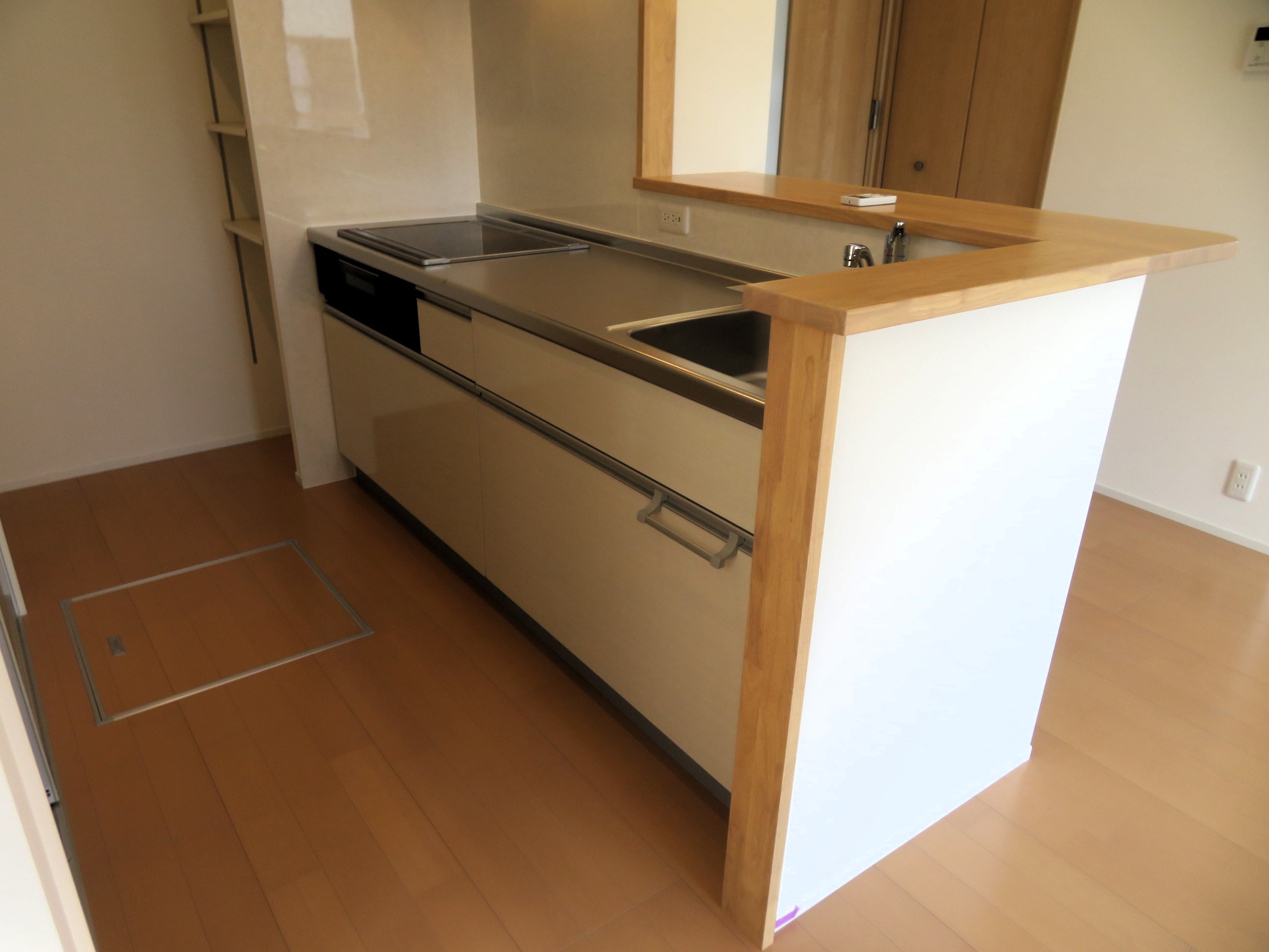 キッチン　IHシステムキッチン搭載です☆（現況は独立型のキッチンです）