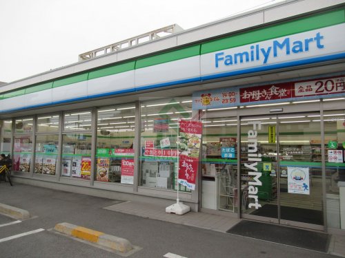 コンビニ　ファミリーマート小平小金井街道店（コンビニ）まで165m