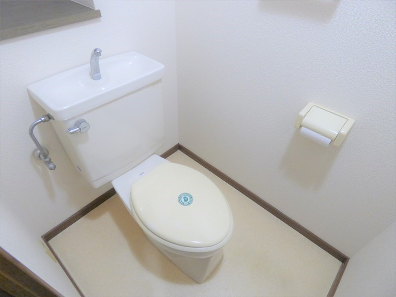 トイレ　※温水洗浄便座になります。サービス設置品です。