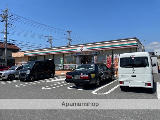 コンビニ　セブンイレブン（コンビニ）まで949m