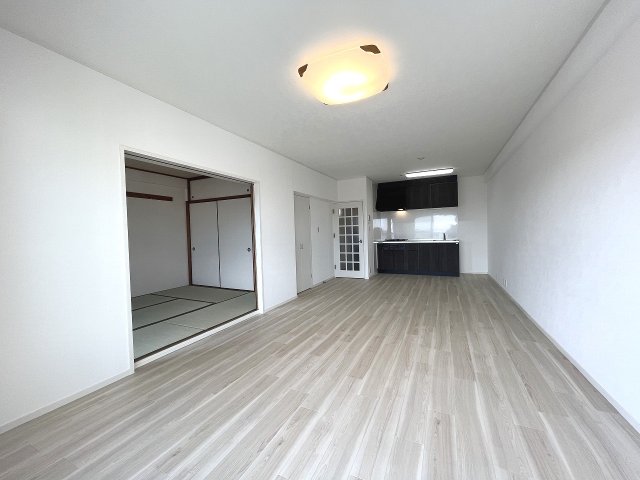 その他部屋・スペース　リビングの隣は和室