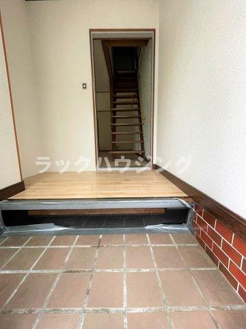 玄関　※同仕様写真となります。