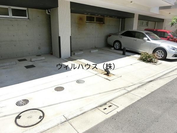 駐車場　敷地内駐車場！