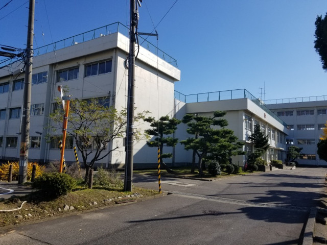 中学校　東新潟中学校（中学校）まで850m