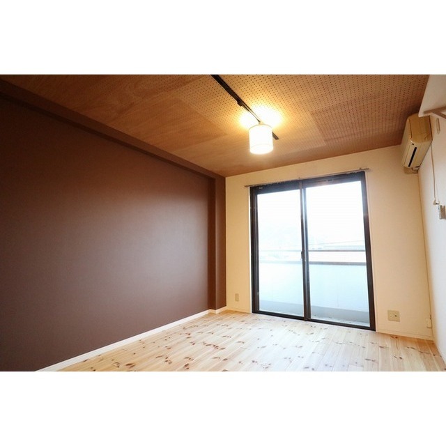 居室・リビング　※全て別部屋の写真になります