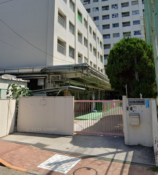 幼稚園・保育園　杉並区立堀ノ内東保育園（幼稚園・保育園）まで496m