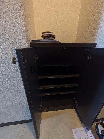 玄関　収納もある玄関です