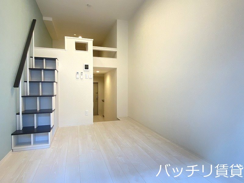 居室・リビング　別号室タイプの為、現状を優先致します。