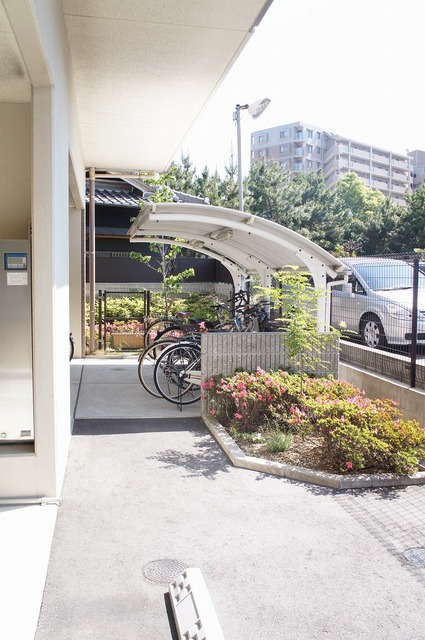 その他共有部分　屋根付き駐輪場