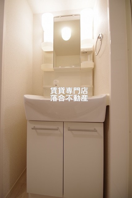 洗面設備　独立洗面化粧台付き
