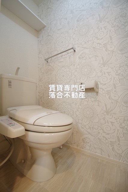 トイレ　温水洗浄暖房便座付き