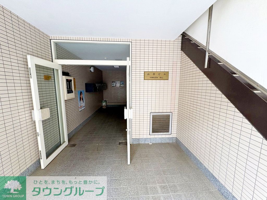 エントランス　お問合せはタウンハウジングまで！※現地待合わせ相談可能