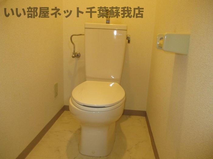 トイレ　清潔感のあるトイレです