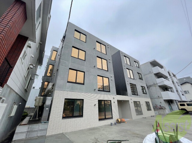 建物外観　札幌市中央区北９条西「Ｍａｊｅｓｔｉｃ　Ｌｉｆｅ札幌桑園」