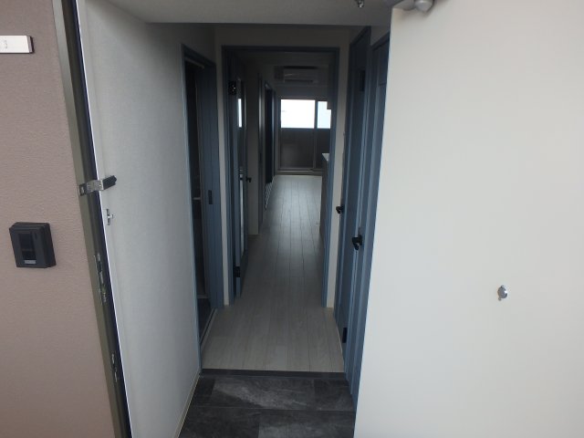 玄関　収納もある玄関です