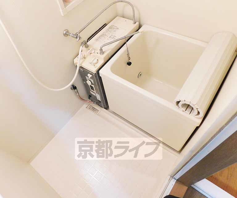 バス・シャワールーム　バランス釜のお風呂です。