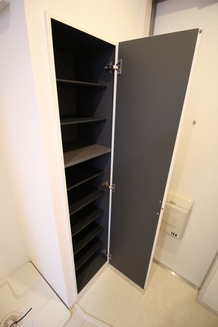 玄関　シューズBOX完備
