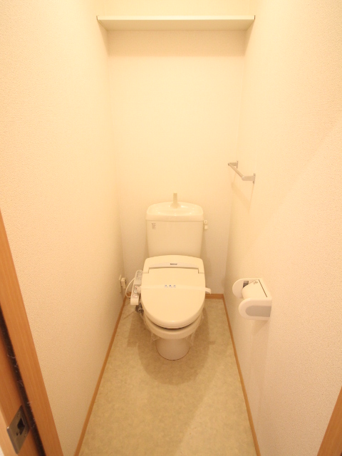 トイレ　同型参考写真