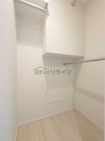 収納　コンフォリア新中野