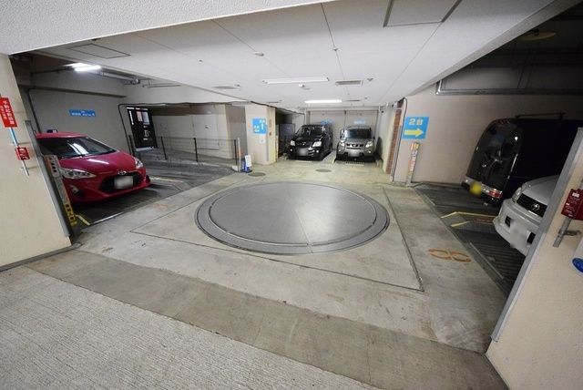 駐車場　アルブル高輪