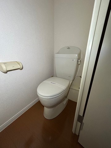 トイレ　落ち着いたトイレです