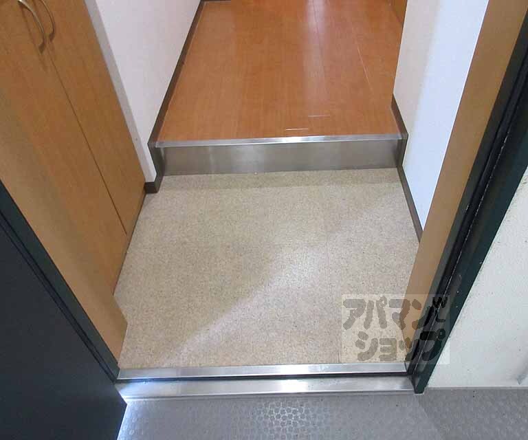 玄関　ひろびろとした玄関スペースです