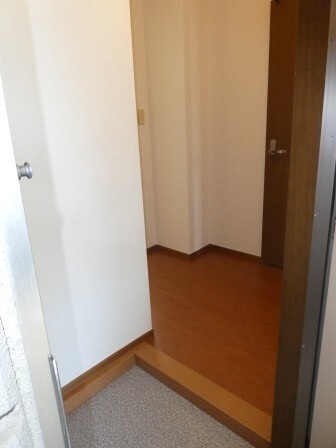 ハイツ光の玄関写真