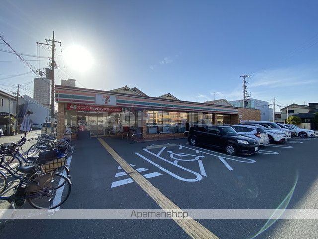 コンビニ　セブンイレブン（コンビニ）まで569m
