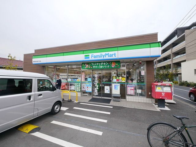 コンビニ　ファミリーマート東大泉四丁目店（コンビニ）まで730m