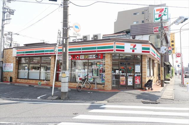 コンビニ　セブンイレブン（コンビニ）まで599m