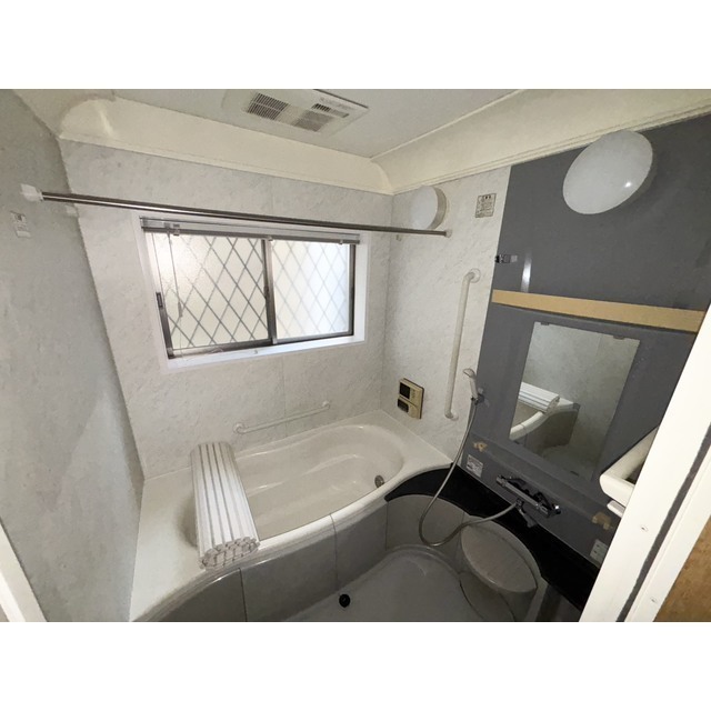 恩名5丁目戸建の風呂写真